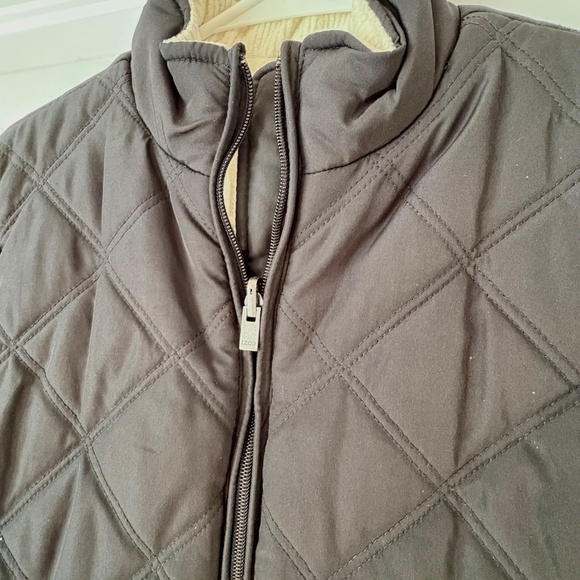 Izod Women’s Reversible Quilted Vest, Size M, Excellent Condition - Picture 3 of 9
